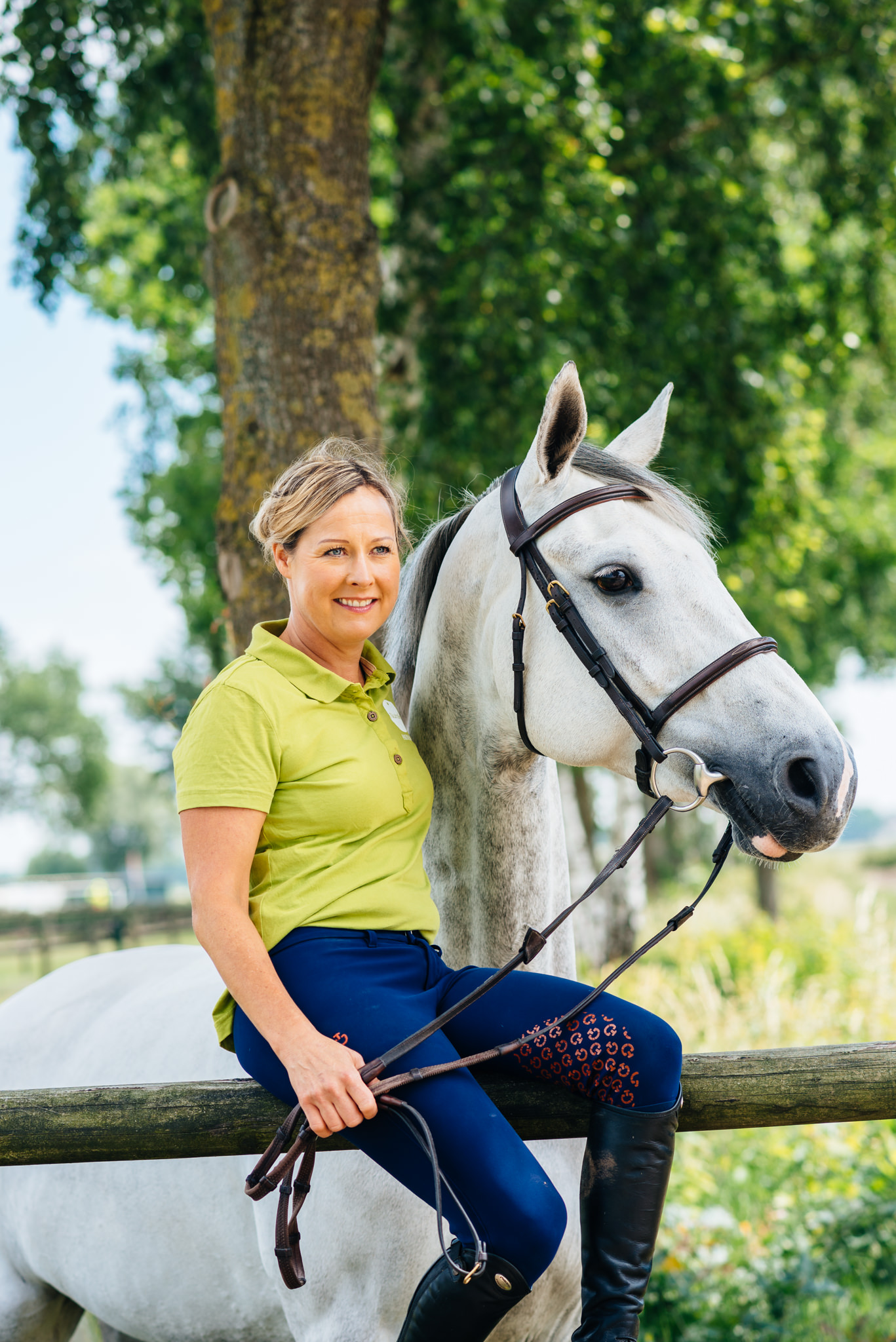 Hoppryttaren Juulia Jyläs väljer Nutrolin-serien till sina hästar